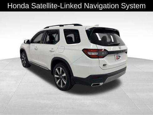 Used 2025 Honda Pilot Elite image 4