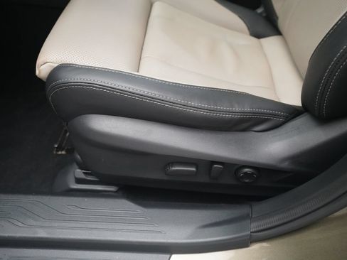 Used 2025 Subaru Outback Limited AWD/4WD image 29