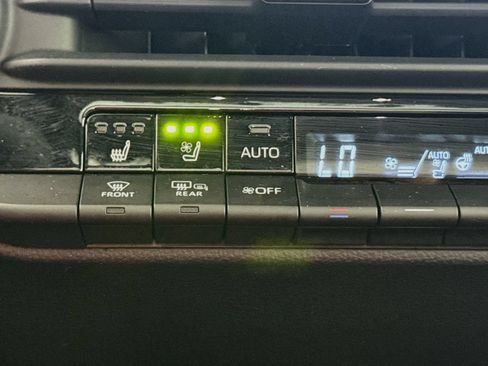 Used 2026 Toyota Crown AWD/4WD image 19