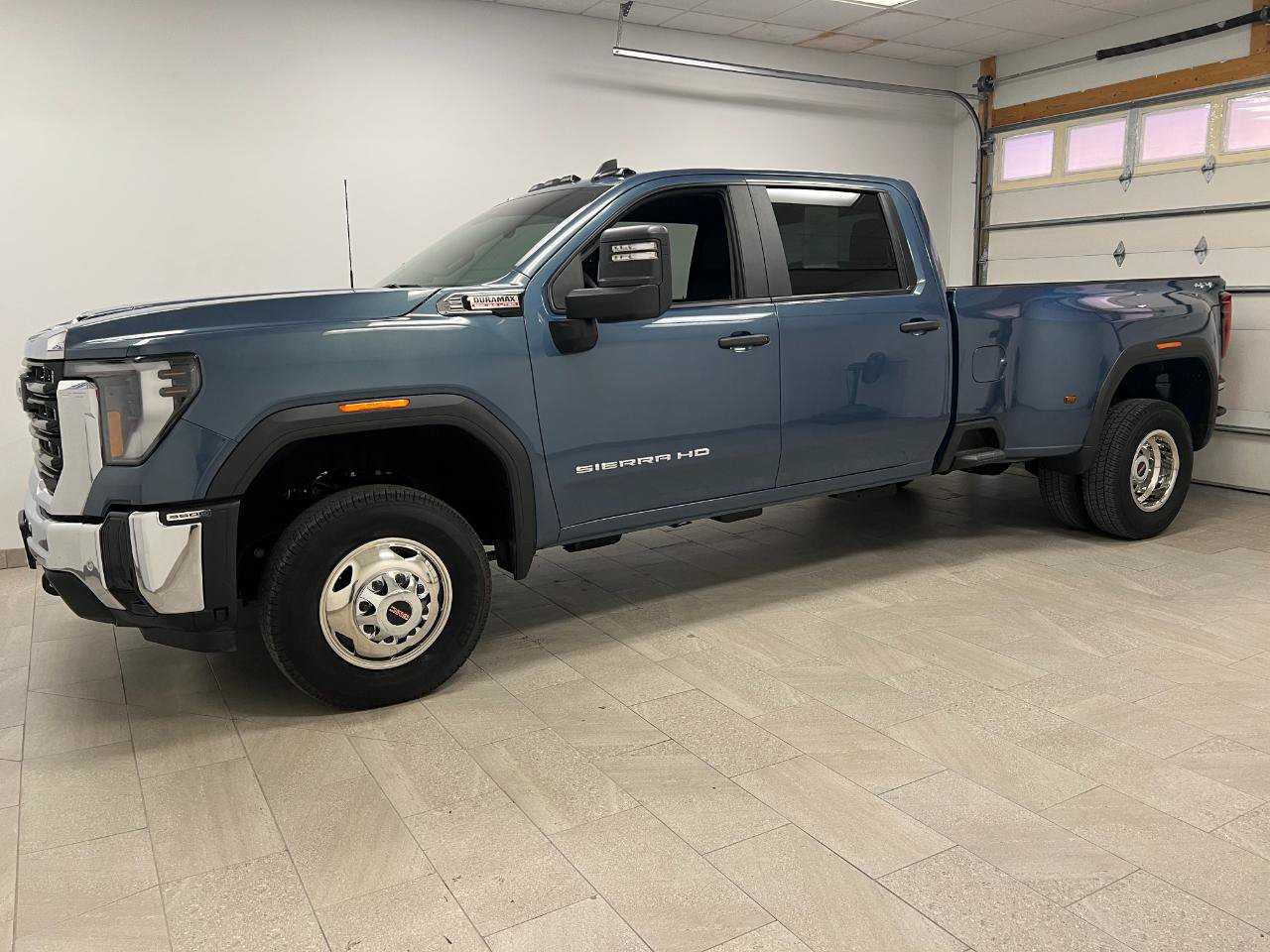 Used 2026 GMC Sierra 3500 Pro w/ 1SA Pro Safety Plus Package AWD/4WD image 2