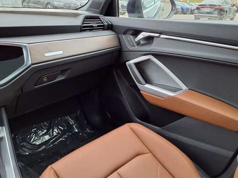 New 2025 Audi Q3 2.0T Premium image 25