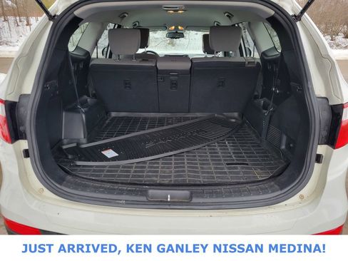 Used 2016 Hyundai Santa Fe SE w/ Cargo Package image 17