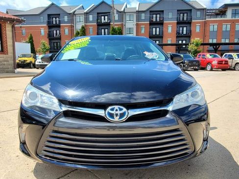 Used 2016 Toyota Camry LE FWD image 2