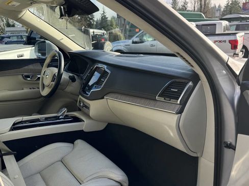 Used 2023 Volvo XC90 T8 Ultimate w/ Lounge Package image 16
