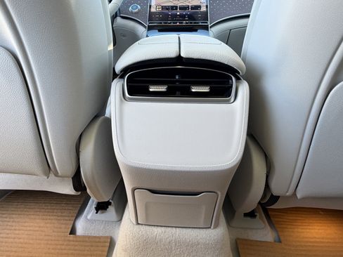 New 2026 Mercedes-Benz EQE 320 4MATIC SUV image 29