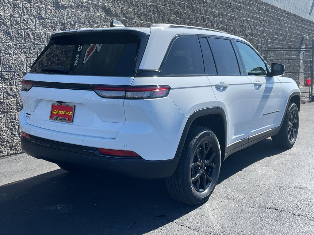 Certified 2025 Jeep Grand Cherokee Altitude AWD/4WD image 6
