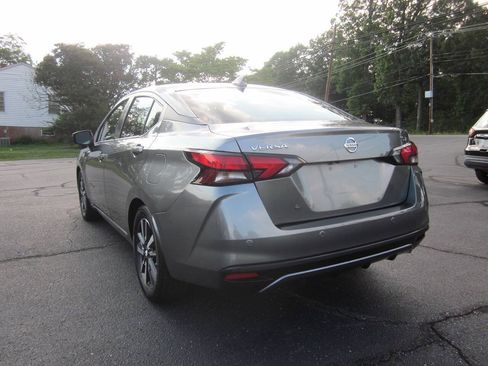 Used 2021 Nissan Versa SV FWD image 33