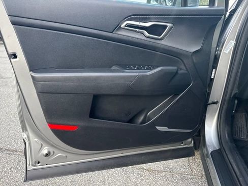 Used 2024 Kia Sportage LX image 10