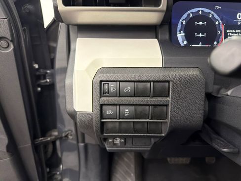 Used 2024 Toyota Tacoma TRD Off-Road AWD/4WD image 32