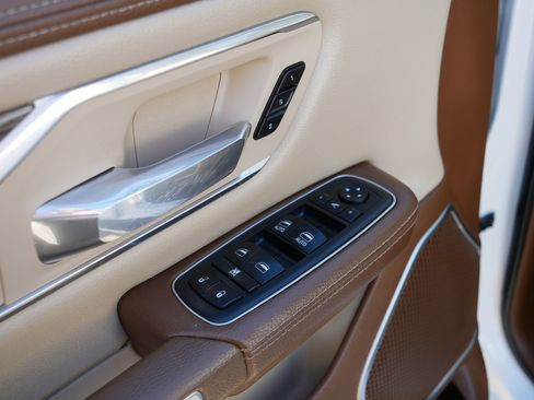 Used 2019 RAM 1500 Laramie image 19