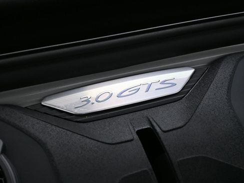 Certified 2024 Porsche 911 Carrera GTS RWD image 31