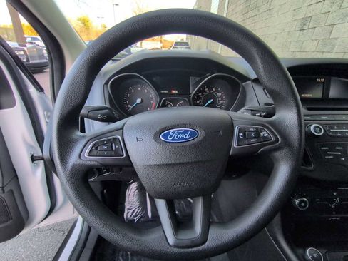 Used 2015 Ford Focus S image 23