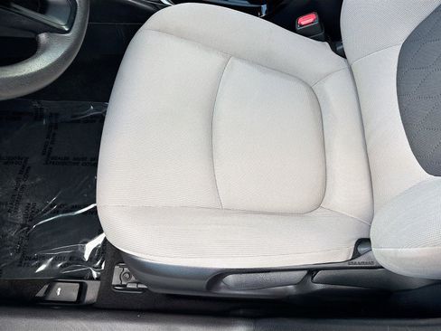 Used 2022 Toyota Corolla LE FWD image 19