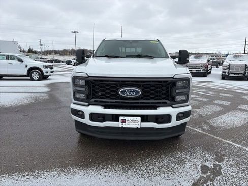 Used 2023 Ford F350 XLT w/ XLT Premium Package image 2