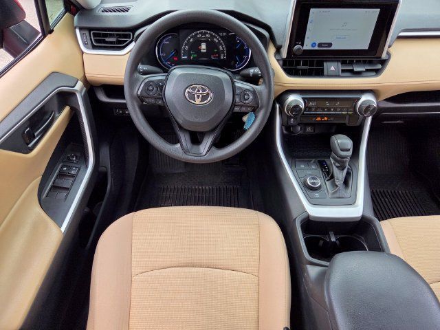 Used 2023 Toyota RAV4 LE AWD/4WD image 13