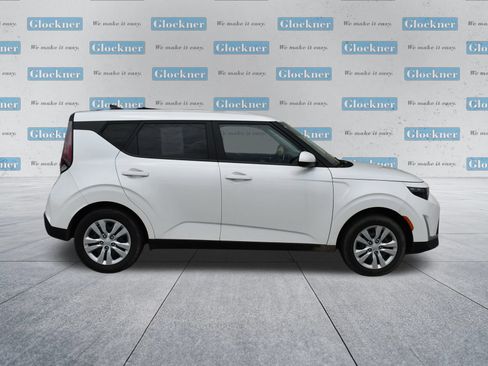 Used 2023 Kia Soul LX FWD image 4