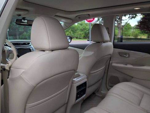 Used 2015 Nissan Murano Platinum w/ Platinum Technology Package AWD/4WD image 18