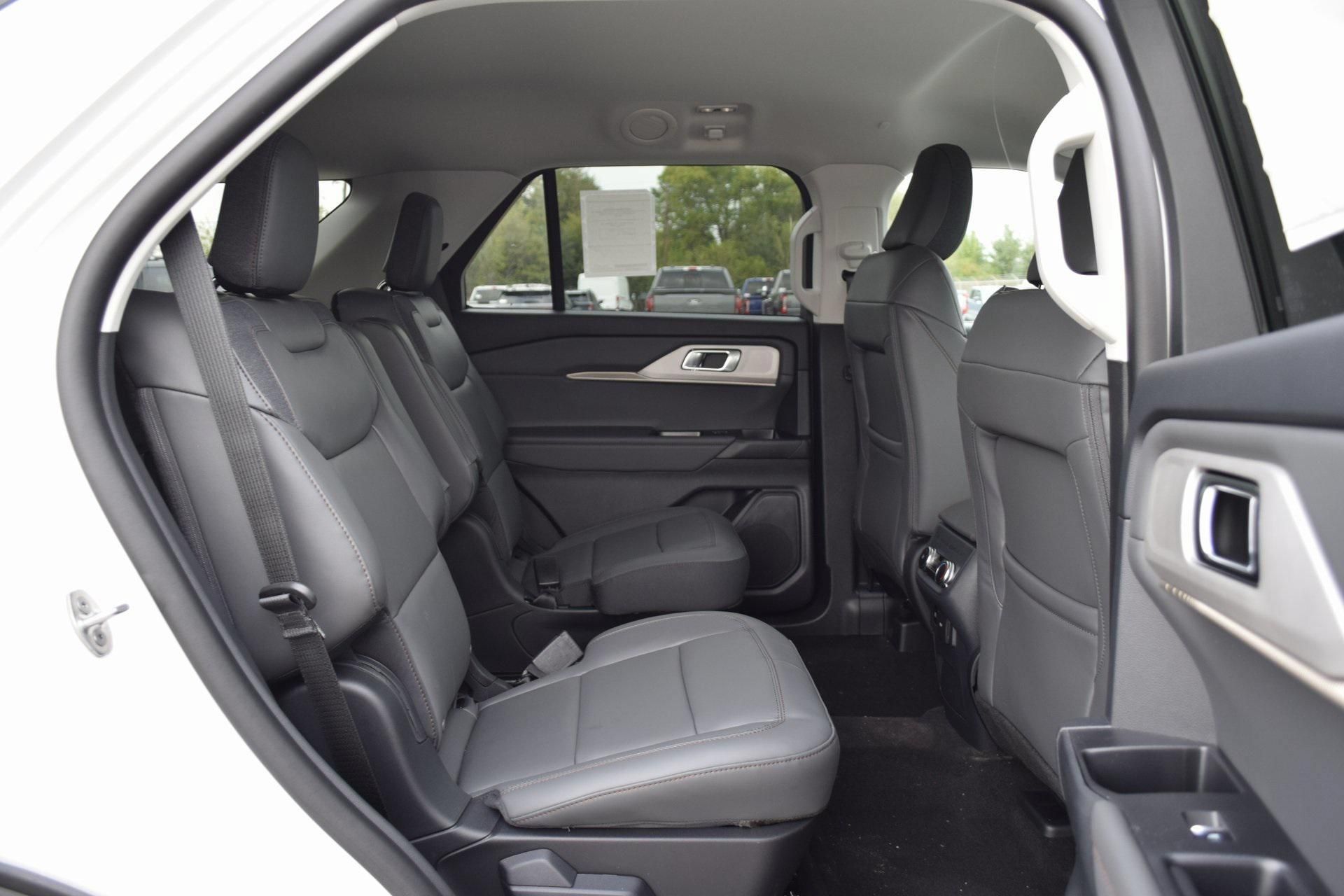 New 2026 Ford Explorer Active w/ Active Comfort Package RWD image 24