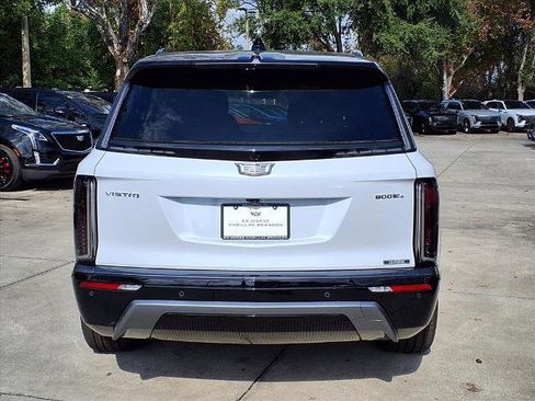New 2026 Cadillac Vistiq Sport image 4