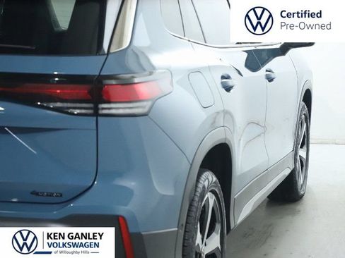 Used 2025 Volkswagen Tiguan SE AWD/4WD image 44