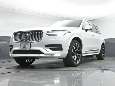 Used 2024 Volvo XC90 B5 Plus w/ Protection Package AWD/4WD image 12