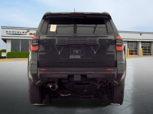 Used 2025 Toyota 4Runner SR5 AWD/4WD image 5
