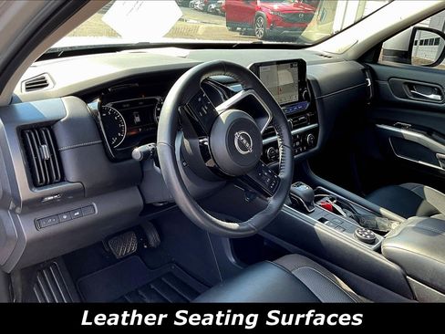 Certified 2024 Nissan Pathfinder SL w/ SL Premium Package AWD/4WD image 4