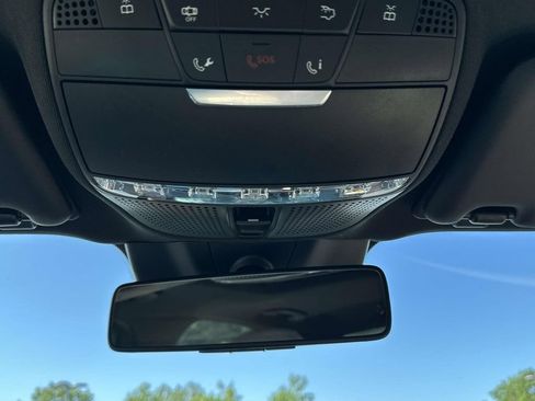 Used 2017 Mercedes-Benz E 300 4MATIC image 34