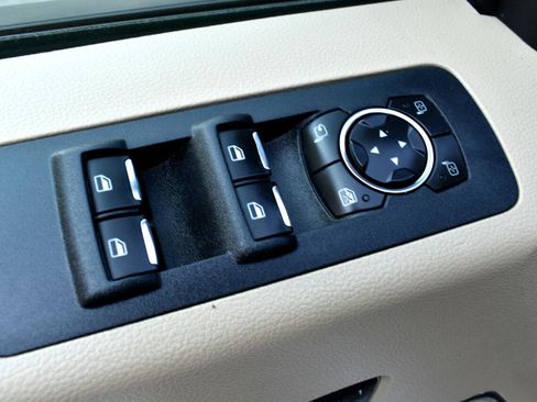 Used 2015 Ford F150 Lariat image 39