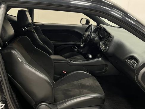 Used 2019 Dodge Challenger R/T w/ Plus Package image 34