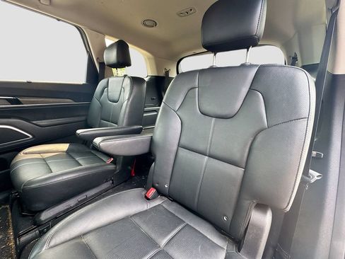 Certified 2021 Kia Telluride EX w/ EX Premium Package AWD/4WD image 29