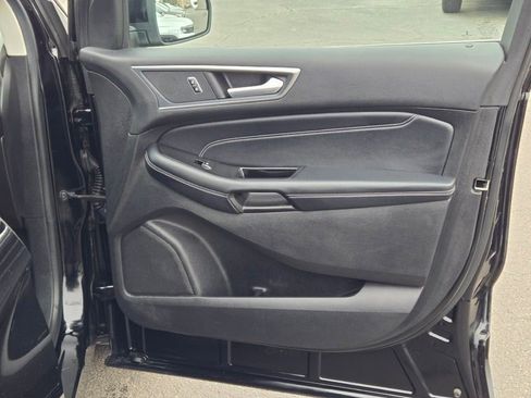 Used 2018 Ford Edge Titanium w/ Technology Package image 5