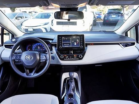 Used 2020 Toyota Corolla LE w/ Body Protection Package FWD image 18