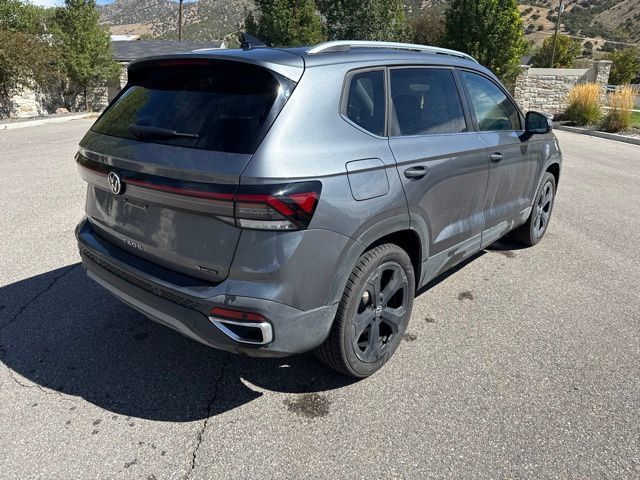 Used 2025 Volkswagen Taos SEL AWD/4WD image 9