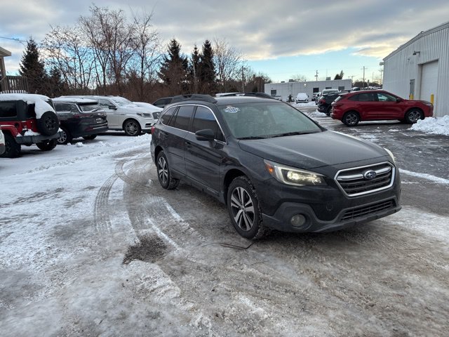 Used 2018 Subaru Outback 3.6R Limited AWD/4WD image 2