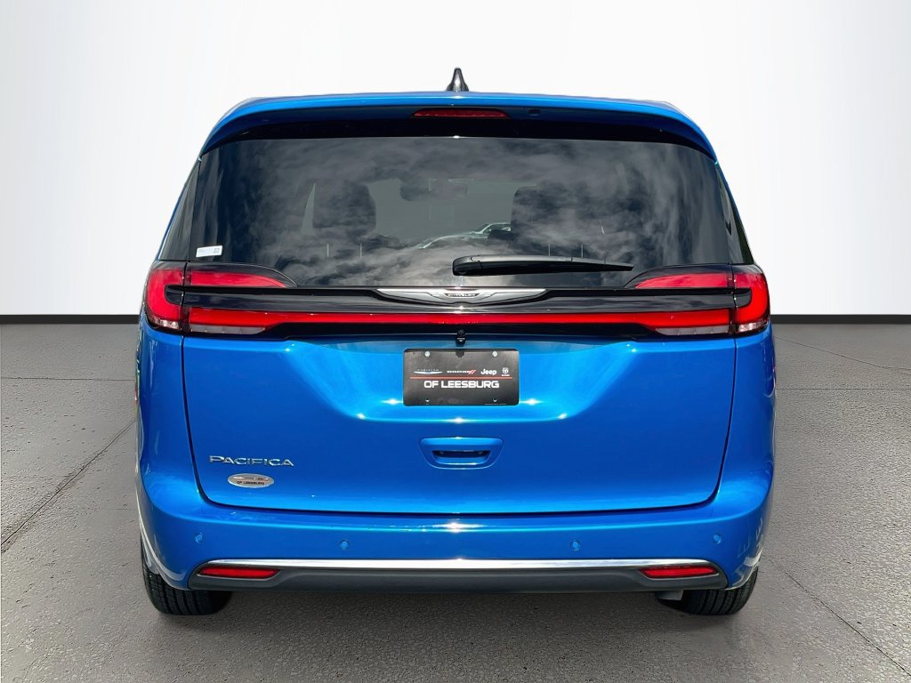 Used 2026 Chrysler Pacifica Select FWD image 6