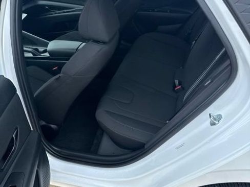 Used 2025 Hyundai Elantra Sport FWD image 11