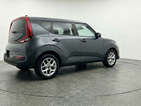 Used 2025 Kia Soul LX w/ LX Technology Package image 9