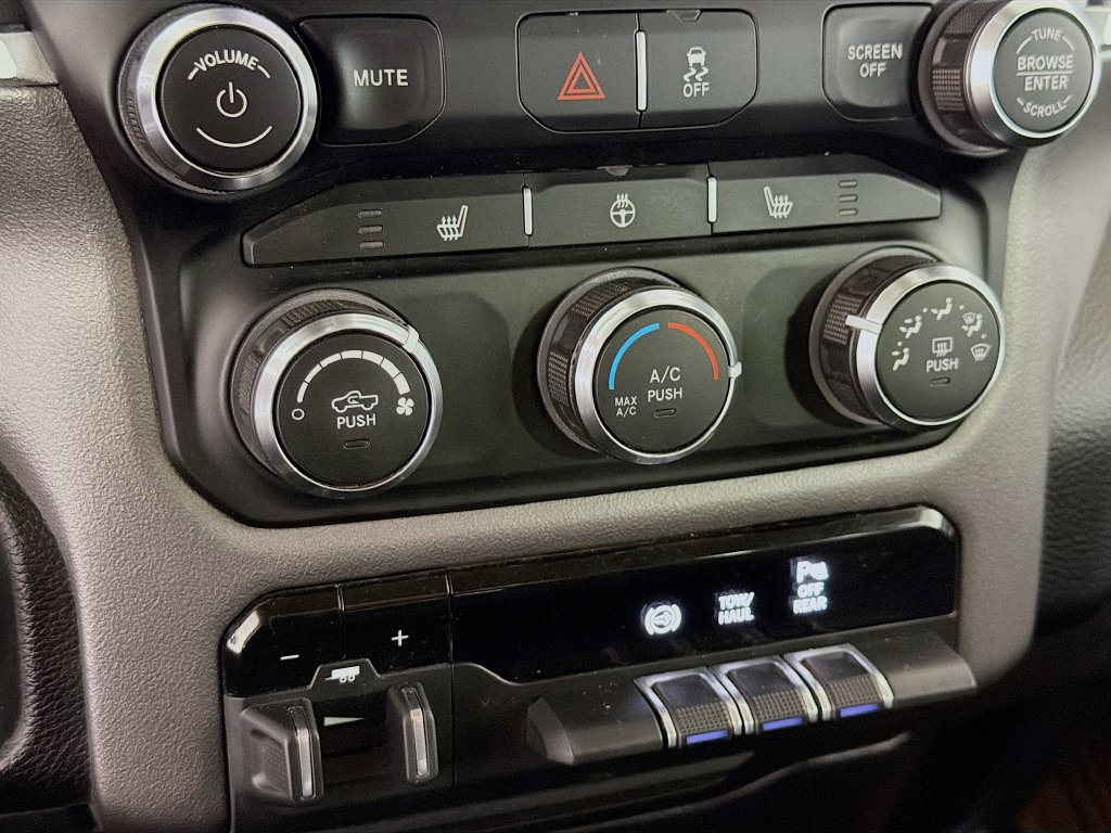 Used 2020 RAM 2500 Big Horn w/ Level 1 Equipment Group AWD/4WD image 16