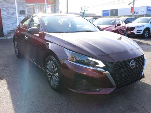 Used 2024 Nissan Altima 2.5 SV image 7