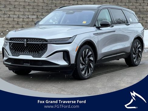 New 2026 Lincoln Nautilus Reserve w/ Jet Appearance Package image 1