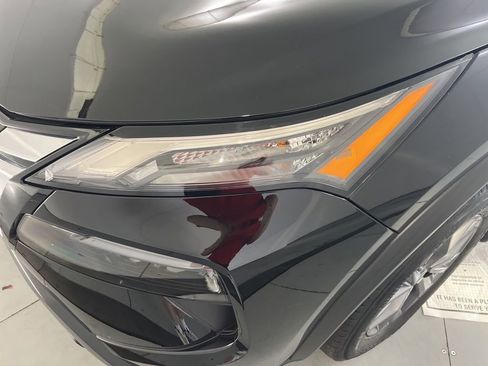 Used 2024 Nissan Rogue S AWD/4WD image 36