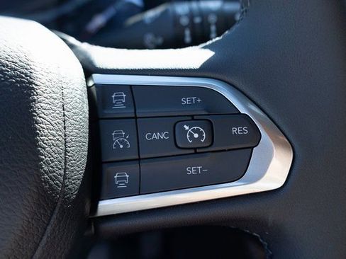 Used 2026 Jeep Compass Limited image 7