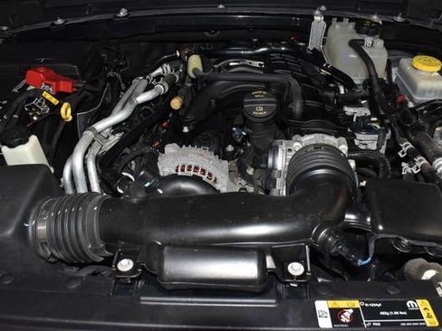 Used 2023 Jeep Wrangler Unlimited Sahara AWD/4WD image 10