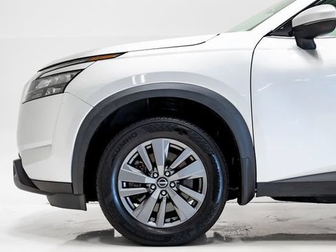 Used 2023 Nissan Pathfinder SV AWD/4WD image 32