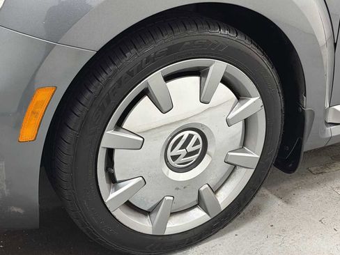 Used 2014 Volkswagen Beetle TDI image 12