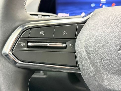 Used 2026 Chevrolet Equinox EV LT w/ Comfort Package FWD image 21