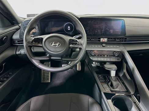 Certified 2025 Hyundai Elantra SEL FWD image 26