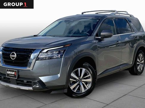 Used 2022 Nissan Pathfinder SL FWD image 1