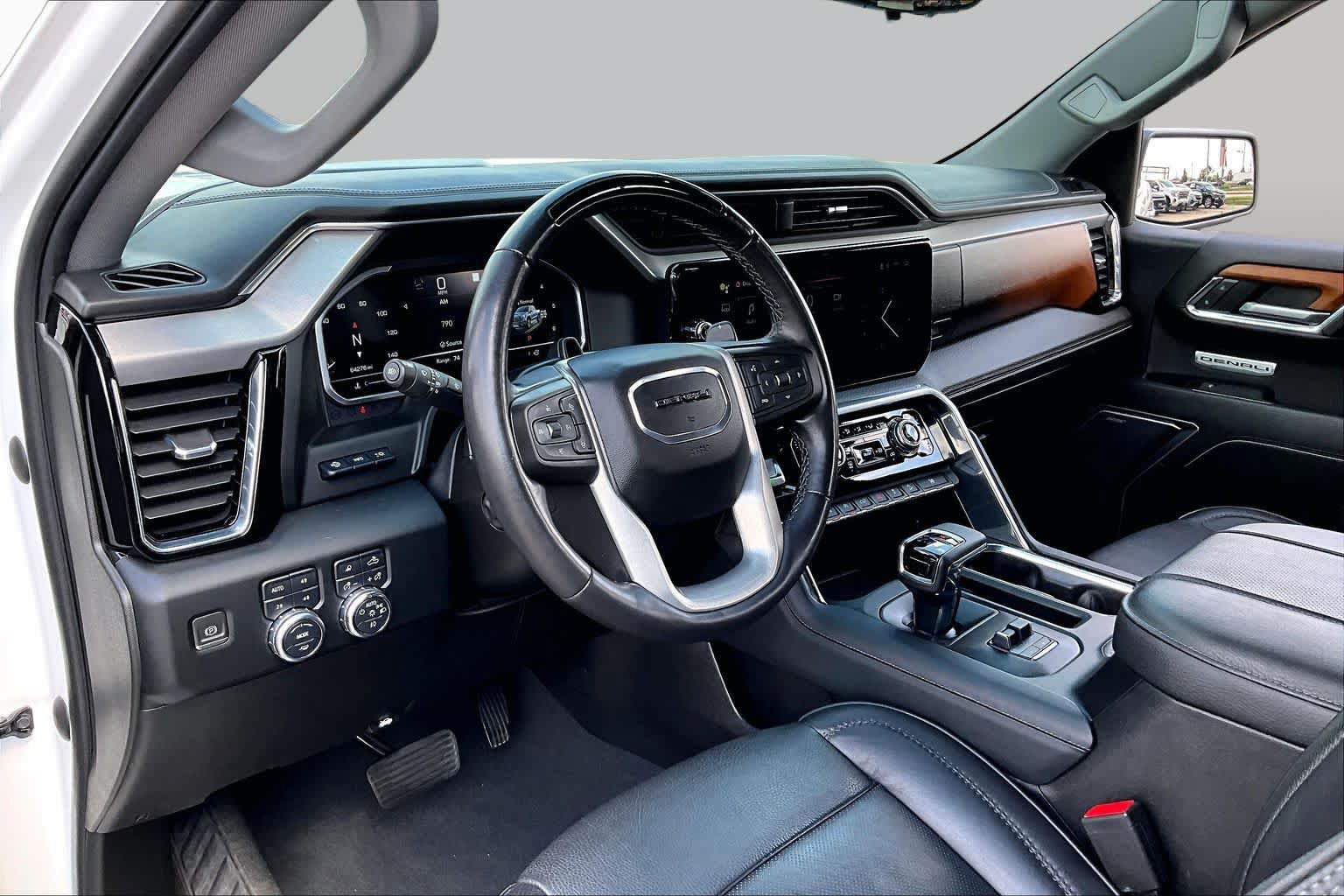 Used 2023 GMC Sierra 1500 Denali w/ Technology Package AWD/4WD image 18